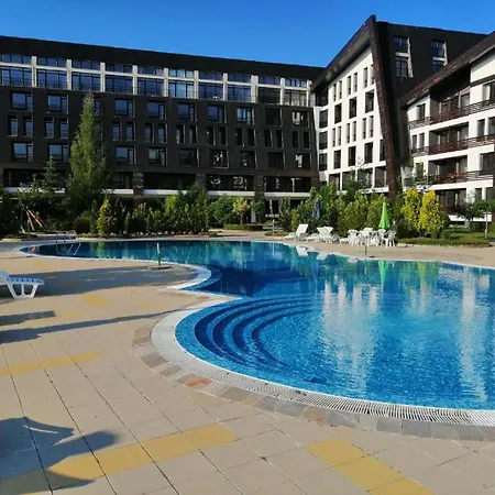 At Aspen Valley, With Indoor And Outdoor Pool, And Jacuzzi *