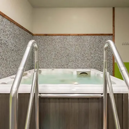 Апартамент At Aspen Valley, With Indoor And Outdoor Pool, And Jacuzzi Разлог